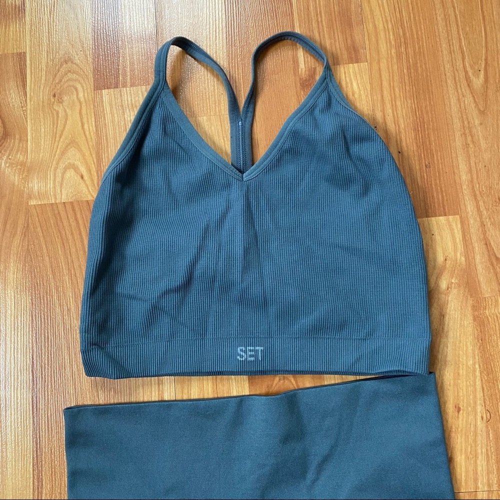 SOLD Set Active Navy Set - Picture 2 of 2